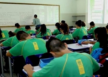 Sancionado pelo Governo do Estado Projeto de Lei  projeto que autoriza contratação de professor sem ensino superior
