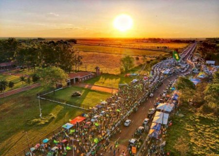 Carreata marca o feriado dos manifestantes em Dourados