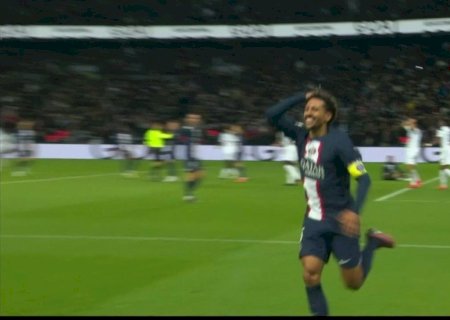 Técnico do PSG defende Neymar e diz que árbitro foi "um pouco severo" em expulsão