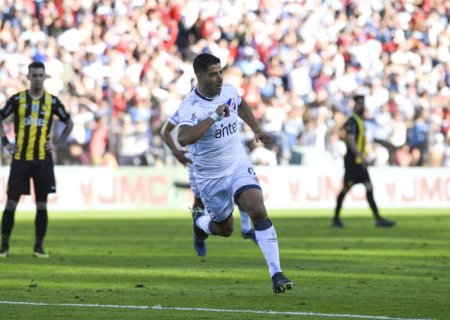 Grêmio aguarda sinal de Luís Suárez para abrir negociação com atacante