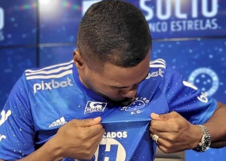 No Cruzeiro, Nikão nega problema com Rogério Ceni e revela decisão familiar para deixar o São Paulo