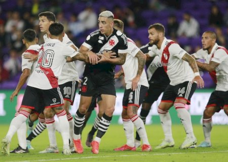 Análise: Vasco perde chances em derrota para o River, mas primeiros minutos causam boa impressão