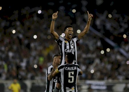 Jorge Henrique, Ricardo Oliveira, Zé Love... Veja os medalhões em ação nos estaduais do Brasil