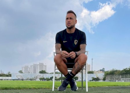 Maycon explica clima pesado com VP no Corinthians e diz: "Não terá biquinho por o Fernando ser novo"