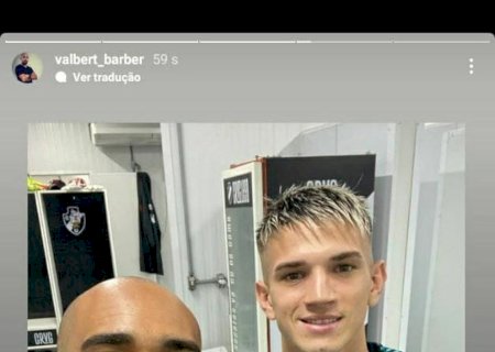 Barbeiro posta foto de Orellano usando uniforme do Vasco