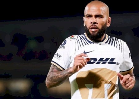 Defesa de Daniel Alves entrega passaportes e prepara recurso para segunda