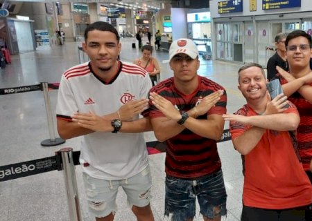 Primeiro reforço do Flamengo para 2023, Gerson desembarca no Rio