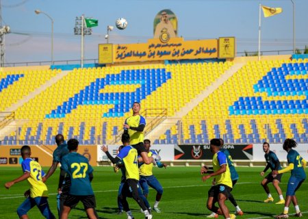 Cristiano Ronaldo chama atenção com salto em treino no Al Nassr; veja