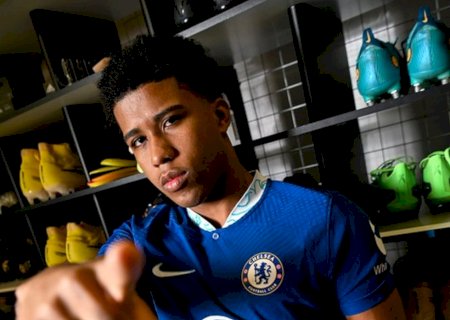 Chelsea anuncia a contratação de Andrey Santos, ex-Vasco