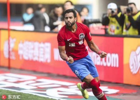 Ex-Flamengo e Palmeiras, Henrique Dourado é registrado pelo Cianorte após suspensão na China