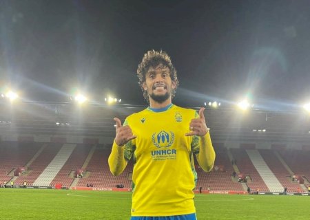 Scarpa estreia pelo Nottingham Forest e vibra: "15 anos sonhando com esse momento"