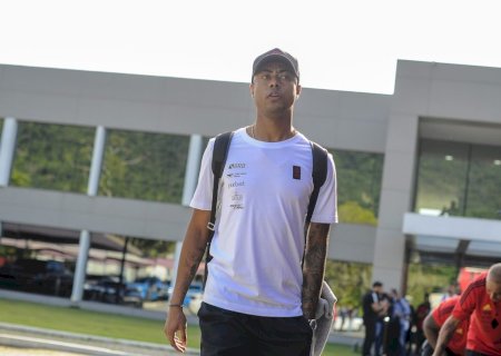 Bruno Henrique relata angústia a cada jogo ausente pelo Flamengo: "Foi e continua muito difícil"
