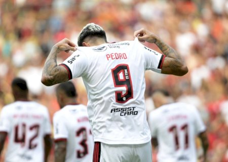 Pedro entra no pódio de artilheiros do Flamengo no século 21