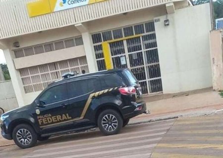 Delegado da Polícia Federal tem arma e viatura roubadas na fronteira
