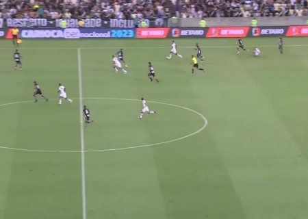 Barbieri vê Vasco mais efetivo contra o Botafogo e projeta identidade: "Sempre buscar o gol"