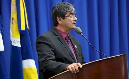 Vereador Juscelino solicita asfalto para a Vila Ponte Branca