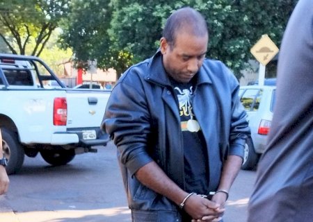 Caminhoneiro douradense é preso com quase 15 toneladas de maconha
