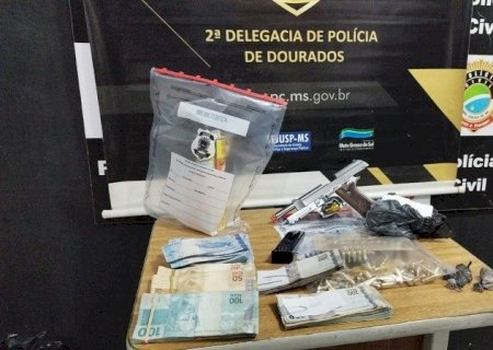 Polícia cumpre mandato e  encontra dinheiro e drogas enterrados em Dourados