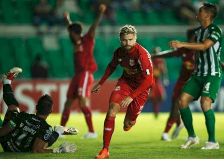 Bragantino goleia time boliviano e lidera rodada de grupos da Sul-Americana