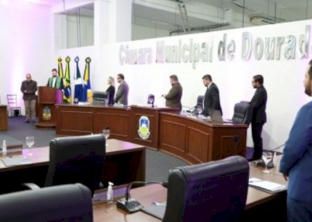 23° Sessão Ordinária em espaço novo, aprova seis projetos