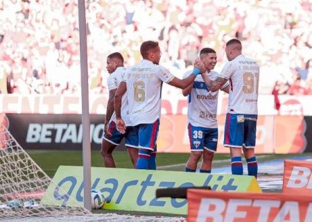 Com gol de pênalti, Fortaleza vence Internacional por 1 a 0 no Brasileirão