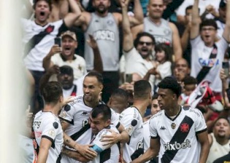 Vasco vence o Atlético-MG em reencontro com a torcida no Maracanã