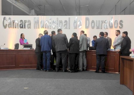 Dourados/MS: PL de última hora gera polêmica e sessão se estende por mais de 13 horas