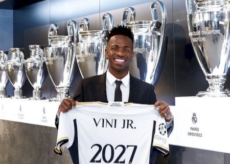 Real Madrid anuncia renovação do contrato de Vinicius Júnior até 2027