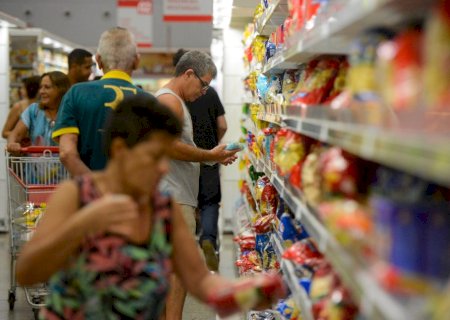Prefeitura e Procon divulgam pesquisa da cesta básica e alertam sobre atenção aos produtos