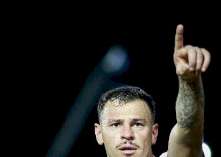Vasco quebra jejum e vence Cuiabá em jogo atrasado do Brasileirão