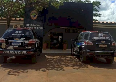 Deitado em rede, homem &eacute; baleado nas costas por dupla em motocicleta