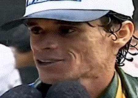 Ap&oacute;s 19 anos sonhando, atleta correu com &iacute;dolo que ganhou a S&atilde;o Silvestre