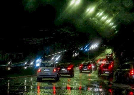 Capital volta a registrar pancadas de chuva durante a noite