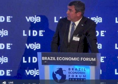 Op&ccedil;&atilde;o de Trump por combust&iacute;veis f&oacute;sseis n&atilde;o deve nos intimidar, diz Riedel