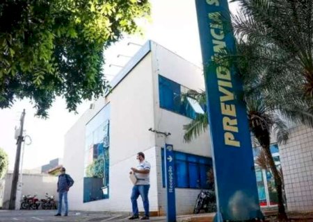 Aposentados e pensionistas recebem benef&iacute;cios j&aacute; com reajuste em fevereiro