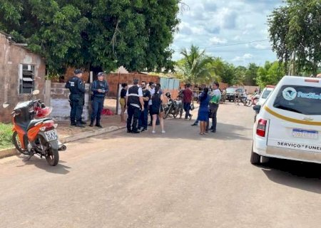 Homem &eacute; morto a tiros no port&atilde;o de casa ap&oacute;s discuss&atilde;o