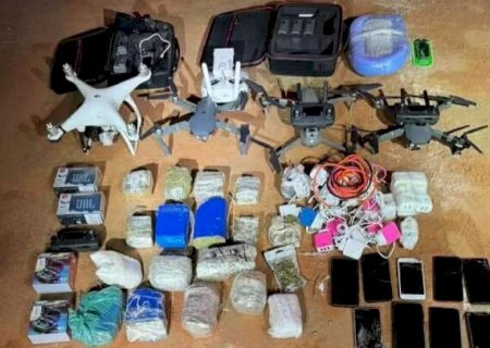 Rapaz &eacute; preso tentando jogar celulares e chips para dentro do pres&iacute;dio
