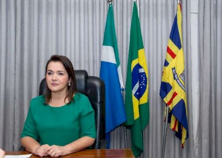 Com briga na Justi&ccedil;a, sal&aacute;rio de R$ 41.845 para Adriane entra em vigor amanh&atilde;