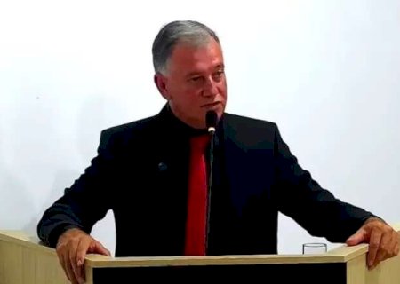 Com novos prefeitos ineleg&iacute;veis, vereadores assumem executivo como interinos