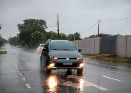 Motoristas ignoram nova sinaliza&ccedil;&atilde;o e s&atilde;o flagrados na contram&atilde;o