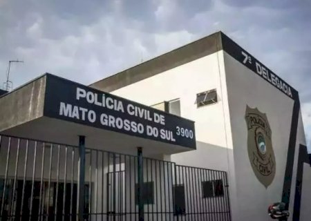 Homem invade casa e esfaqueia idosa no pesco&ccedil;o, t&oacute;rax e perna
