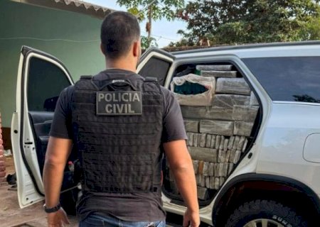 Pol&iacute;cia apreende 1,6 tonelada de maconha em picape "dubl&ecirc;"