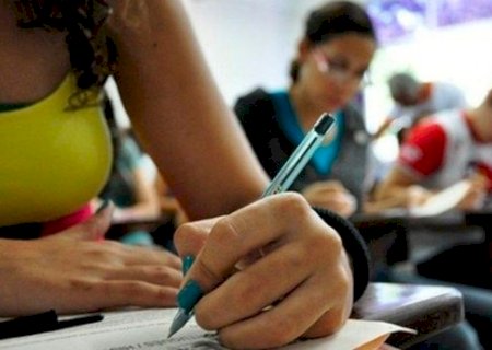 Fies ter&aacute; 56 mil vagas destinadas a estudantes com renda de at&eacute; meio sal&aacute;rio