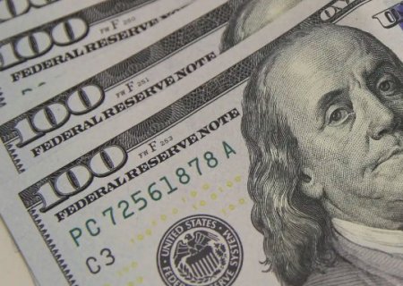D&oacute;lar fecha a semana com 10&ordm; queda consecutiva, cotado a R$ 5,83