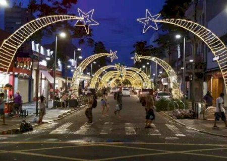 Decora&ccedil;&atilde;o de Natal da prefeitura come&ccedil;a a ser desmontada nesta segunda-feira