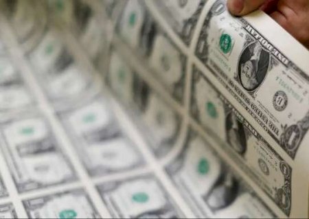 D&oacute;lar &eacute; cotado a R$ 6,11 ap&oacute;s sofrer leve alta de 0,09%