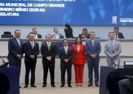 Vota&ccedil;&atilde;o un&acirc;nime confirma Papy presidente da C&acirc;mara e nova Mesa Diretora
