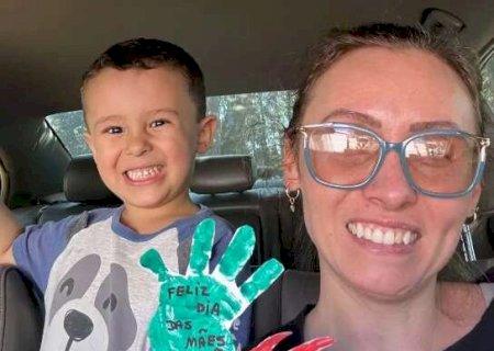 Juliana se redescobriu ap&oacute;s diagn&oacute;stico pr&oacute;prio de TEA e do filho