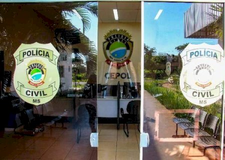 Pol&iacute;cia apreende m&aacute;quina ca&ccedil;a-n&iacute;quel em bar no Jardim Moren&atilde;o