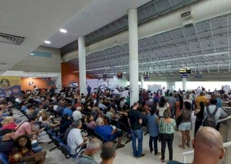 Aposentados lotam Central do Cidad&atilde;o para pedir isen&ccedil;&atilde;o do IPTU 2025